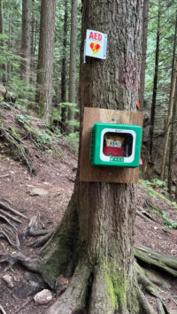 AED station at the 1/4 mark